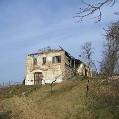Click thumbnail to see all images Somlójenő: Rarity. Old press house with panorama view