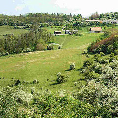 Click thumbnail to see all images Dunaalmás: Rarity. Equestrian farm in secluded hilly location nearby Tata.