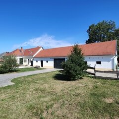 Click thumbnail to see all images Katafa: Renovated manor with 1,2 ha land and expansion option