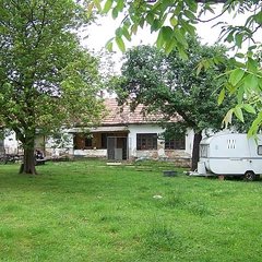 Gersekarát: Oridinary farm house with huge land